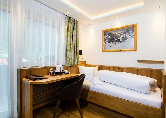 Alojamento de Acomodação e Pequeno-almoço Garni Siegele - Inklusive Silvretta-card Premium 3*