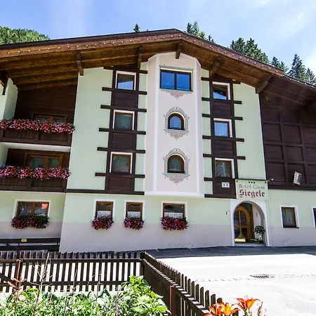 Garni Siegele - Inklusive Silvretta-card Premium Oda ve Kahvaltı Ischgl