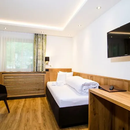 Garni Siegele - Inklusive Silvretta-card Premium 3* Ischgl