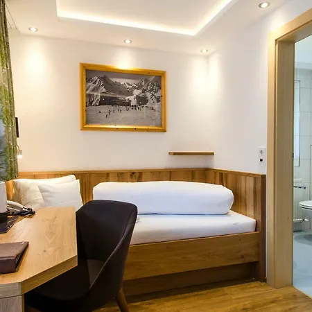 Garni Siegele - Inklusive Silvretta-card Premium 3* Ischgl