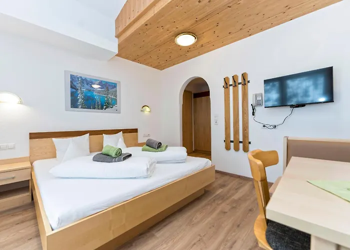 فندق مبيت وإفطار Garni Siegele - Inklusive Silvretta-card Premium 3*